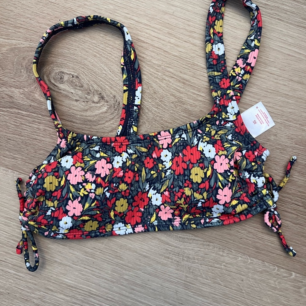 Floral Bikini Top with Red and Pink Flowers - Picture 1 of 1